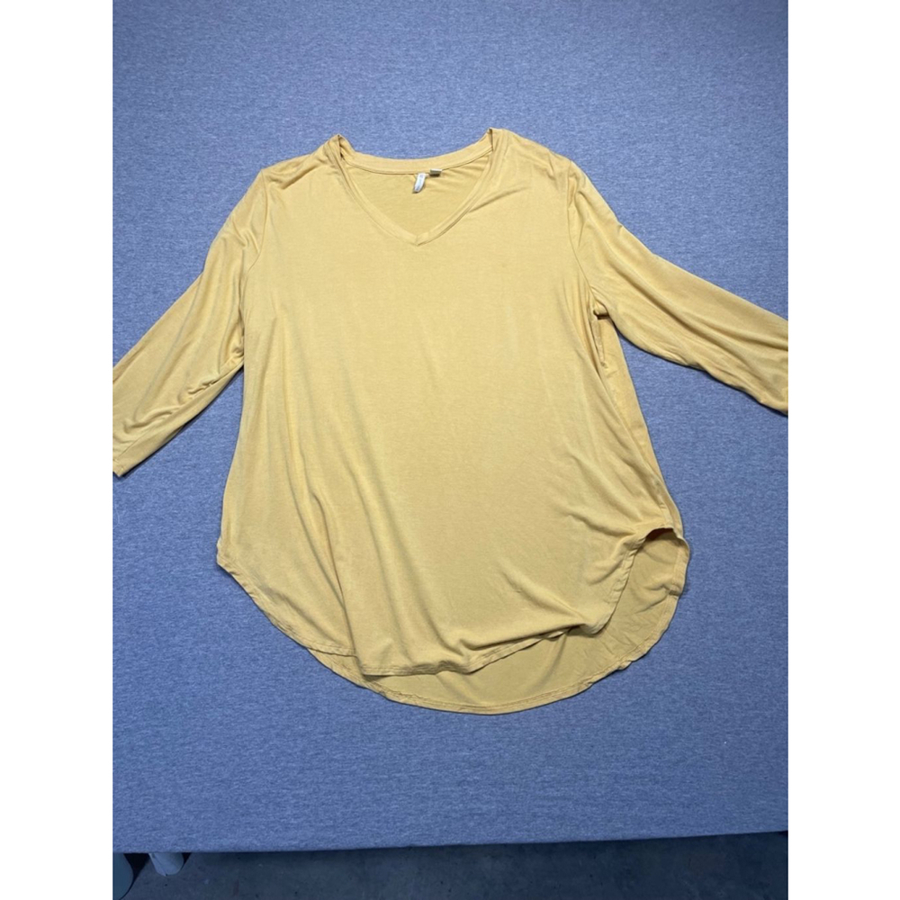 Women's Cato Yellow V-Neck 3/4 Sleeve T-Shirt Size XL